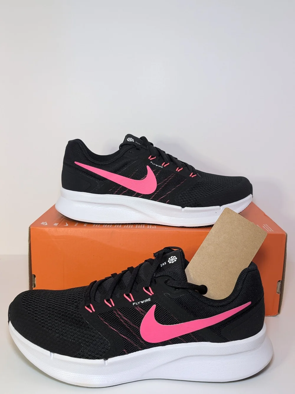 Nike Run Swift 3 Women’s SZ 10 Black/Pink/White Shoes